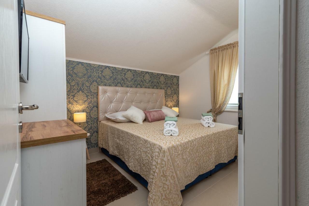 Villa Insula Ventum Trogir Buitenkant foto